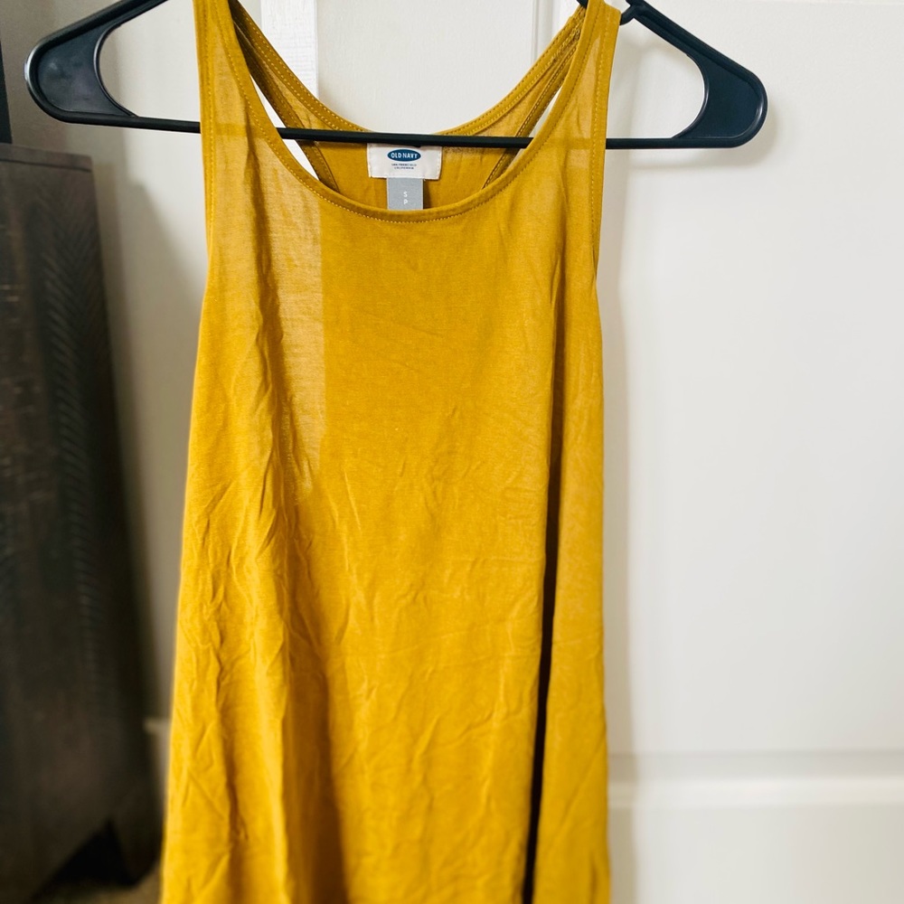 MUSTARD TANK. Size S. Worn but in great condition! Old Navy.